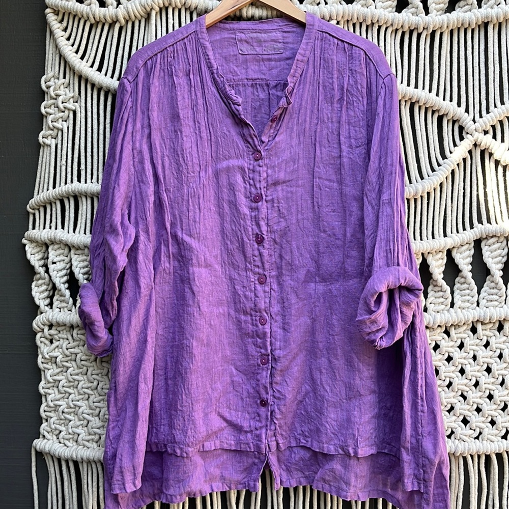Beautiful Linen Grizas Handkerchief Hem Top